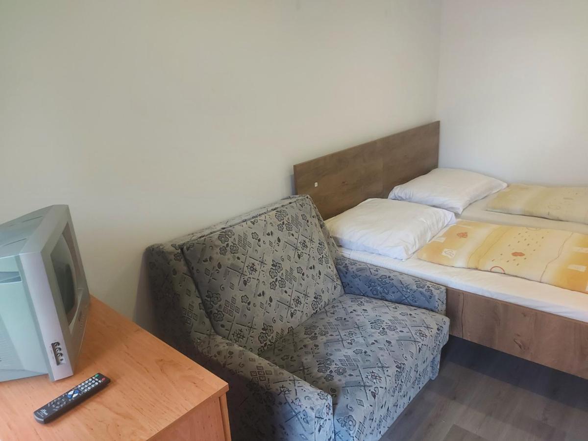 Hullam Panzio Bed & Breakfast Hajduszoboszlo Bagian luar foto
